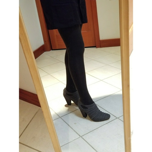 Earthies Barina Booties In Dark Gray! - Picture 3 of 8